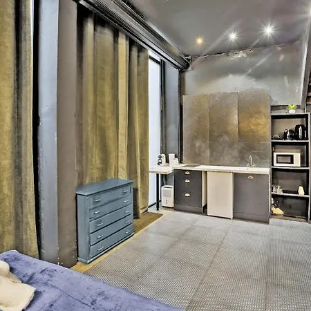 332 Grey - Superb In باريس