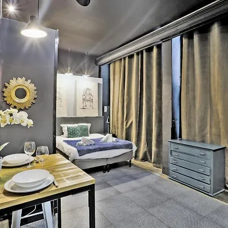 332 Grey - Superb In Appartamento *